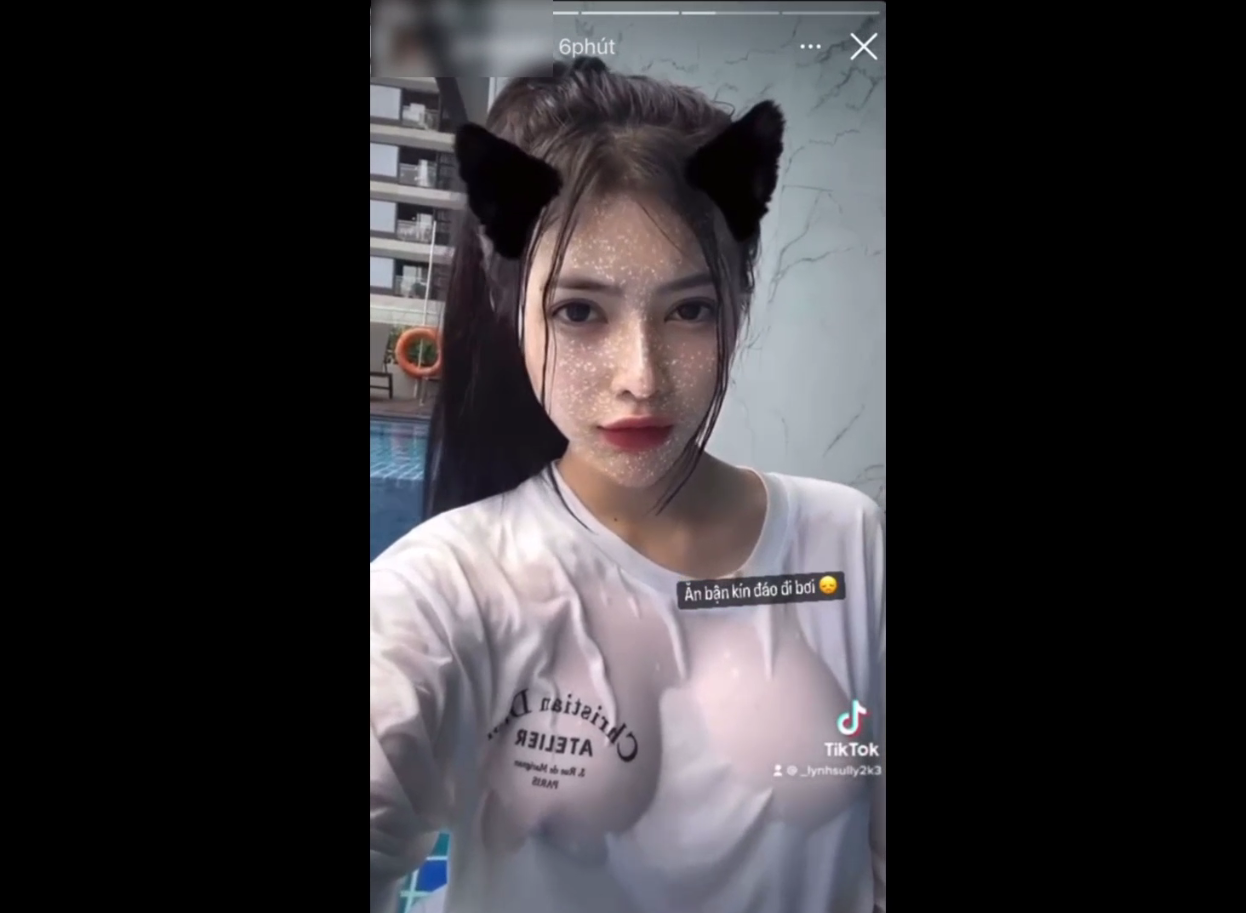 Hot girl Thu Uyên vn show hàng vú to